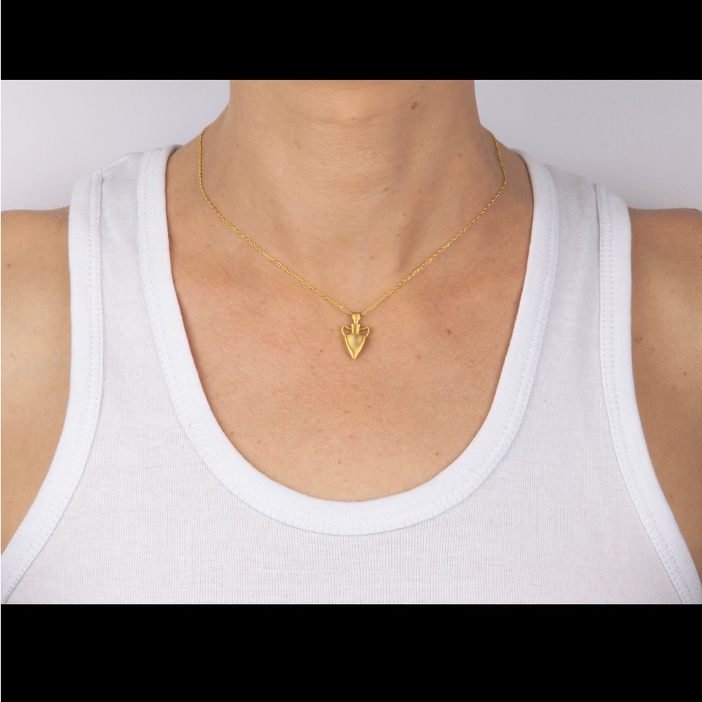 Lena Mara 14kt gold Amphora Pendant
